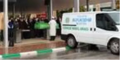 Depremde hayatını kaybeden yaşlı adam, Malatya?da toprağa verildi Depremde hayatını kaybeden yaşlı adam, Malatya?da toprağa verildi