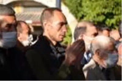 Depremde ölen anneanne ile torunu son yolculuklarına uğurlandı Depremde ölen anneanne ile torunu son yolculuklarına uğurlandı