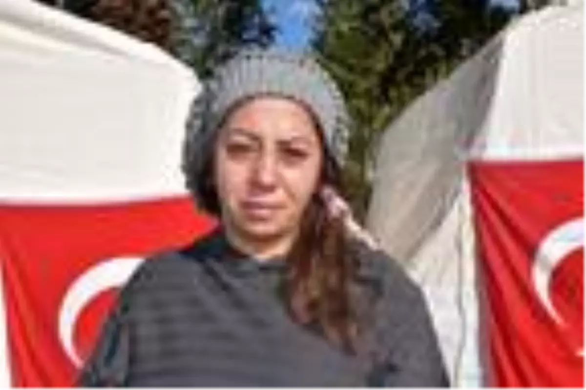 Duygularını ağlayarak anlattı Üç deprem yaşadım, İzmir depremi gibi deprem görmedim