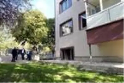 Edirne'de kolonları zarar gören bina yıkılacak Edirne'de kolonları zarar gören bina yıkılacak