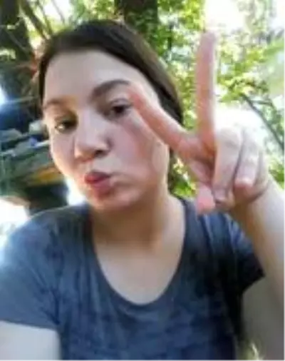Gözü yaşlı anne, evden kaçan 15 yaşındaki kızına seslendi: Ne olursun geri dön Gözü yaşlı anne, evden kaçan 15 yaşındaki kızına seslendi: Ne olursun geri dön