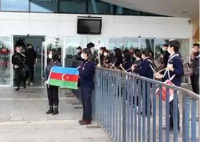 Karabağ, Sivas'ta 'Çırpırdı Karadeniz' türküsüyle karşılandı Karabağ, Sivas'ta 'Çırpırdı Karadeniz' türküsüyle karşılandı