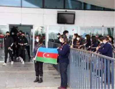 Karabağ, Sivas'ta 'Çırpırdı Karadeniz' türküsüyle karşılandı Karabağ, Sivas'ta 'Çırpırdı Karadeniz' türküsüyle karşılandı