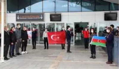 Karabağ, Sivas'ta 'Çırpırdı Karadeniz' türküsüyle karşılandı Karabağ, Sivas'ta 'Çırpırdı Karadeniz' türküsüyle karşılandı