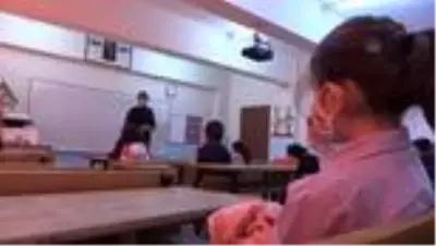 Mardinli ilkokul öğrencileri İzmir'deki depremzede yaşıtları için oyuncak topladı Mardinli ilkokul öğrencileri İzmir'deki depremzede yaşıtları için oyuncak topladı