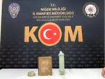 Niğde'de polisin durduğu araçtan tarihi eserler çıktı Niğde'de polisin durduğu araçtan tarihi eserler çıktı