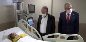 Son dakika haberi | Sağlık Bakanı Yardımcısı Muhammet Güven ile Ege Üniversitesi Rektörü Necdet Budak, Ayda bebeği hastanede ziyaret etti