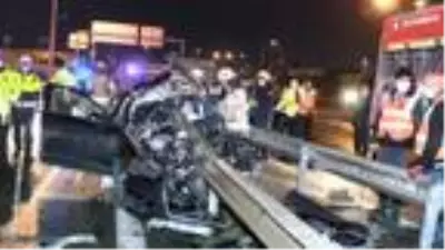 SARIYER'DE BARİYERLER OTOMOBİLE OK GİBİ SAPLANDI: 1 ÖLÜ SARIYER'DE BARİYERLER OTOMOBİLE OK GİBİ SAPLANDI: 1 ÖLÜ