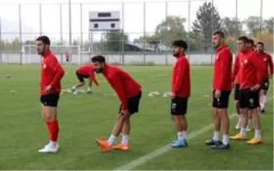 Sivas Belediyespor Teknik Direktörü Karadaş: 'Kupada hedefimiz tur atlamak' Sivas Belediyespor Teknik Direktörü Karadaş: 'Kupada hedefimiz tur atlamak'