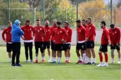 Sivas Belediyespor Teknik Direktörü Karadaş: 'Kupada hedefimiz tur atlamak' Sivas Belediyespor Teknik Direktörü Karadaş: 'Kupada hedefimiz tur atlamak'