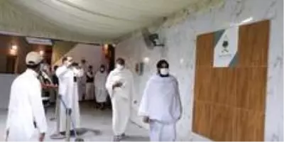 Yurt dışından gelen ilk umre kafilesi Mescid-i Haram'a geçti Yurt dışından gelen ilk umre kafilesi Mescid-i Haram'a geçti