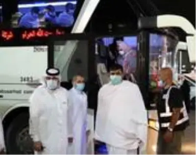 Yurt dışından gelen ilk umre kafilesi Mescid-i Haram'a geçti Yurt dışından gelen ilk umre kafilesi Mescid-i Haram'a geçti