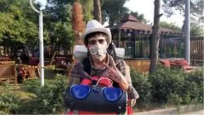 18 yaşındaki genç, 1 yılda otostop çekerek 50'den fazla şehir gezdi 18 yaşındaki genç, 1 yılda otostop çekerek 50'den fazla şehir gezdi