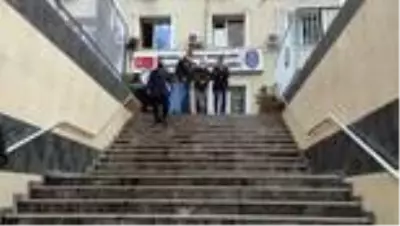 İstanbul'da 19 yıl önce işlenen cinayetle ilgili 3 kişi gözaltına alındı İstanbul'da 19 yıl önce işlenen cinayetle ilgili 3 kişi gözaltına alındı