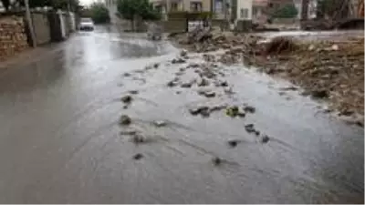 Adıyaman'da yağmur su baskınlarına neden oldu Adıyaman'da yağmur su baskınlarına neden oldu