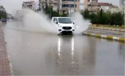 Adıyaman'da yağmur su baskınlarına neden oldu Adıyaman'da yağmur su baskınlarına neden oldu