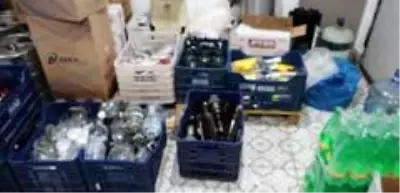 Son dakika... Alanya'da sahte ve kaçak içki operasyonu: 3 gözaltı Son dakika... Alanya'da sahte ve kaçak içki operasyonu: 3 gözaltı