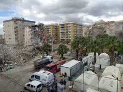 Barış Sitesi inşaat işçisi: 'Olacak ilk depremde bu binaların yıkılmasını bekliyorduk' Barış Sitesi inşaat işçisi: 'Olacak ilk depremde bu binaların yıkılmasını bekliyorduk'