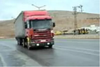 BM'den Suriye'ye 47 TIR insani yardım BM'den Suriye'ye 47 TIR insani yardım