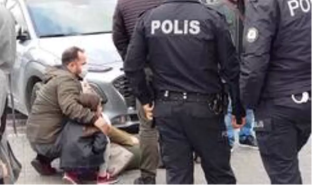 Edremit'te yaya geçidinde anne kıza araç çarptı