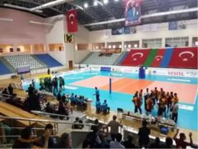 Efeler Ligi: Bingöl Solhan Spor: 3 Galatasaray: 2 Efeler Ligi: Bingöl Solhan Spor: 3 Galatasaray: 2