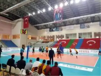 Efeler Ligi: Bingöl Solhan Spor: 3 Galatasaray: 2 Efeler Ligi: Bingöl Solhan Spor: 3 Galatasaray: 2