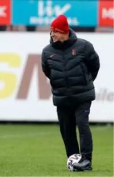 Galatasaray'da Radamel Falcao idmanı tamamlayamadı Galatasaray'da Radamel Falcao idmanı tamamlayamadı