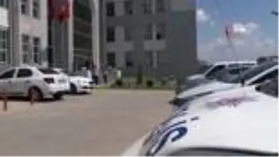 Son dakika haber | Girdiği evde suçüstü yakalanan hırsızdan şoke eden ifade: 'Karnım açıktı kek yedim, evi toparladım' Son dakika haber | Girdiği evde suçüstü yakalanan hırsızdan şoke eden ifade: 'Karnım açıktı kek yedim, evi toparladım'