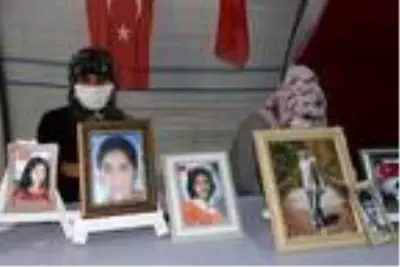 HDP önündeki eylemde 430'uncu gün; 90 yaşında evlat nöbetine katıldı HDP önündeki eylemde 430'uncu gün; 90 yaşında evlat nöbetine katıldı