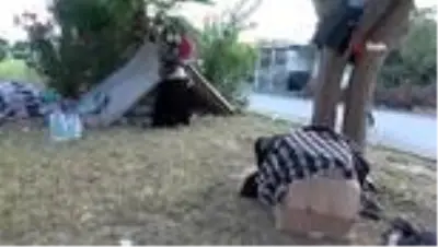 İş ve kalacak yer vaadiyle Antalya'ya gelen aile hayatlarının şokunu yaşadı İş ve kalacak yer vaadiyle Antalya'ya gelen aile hayatlarının şokunu yaşadı