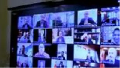 İstanbul Valisi Yerlikaya'dan belediye başkanlarıyla video konferanslı toplantı İstanbul Valisi Yerlikaya'dan belediye başkanlarıyla video konferanslı toplantı