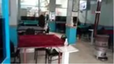 Kağıthane polisinden yasağı delen kıraathanelere baskın Kağıthane polisinden yasağı delen kıraathanelere baskın
