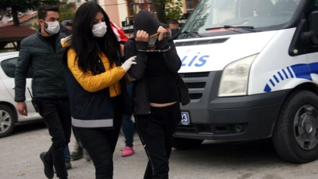 Korkunç fuhuş sarmalı! 15 yaşındaki kız kardeşlerini para karşılığı pazarlayan iki abla gözaltına alındı