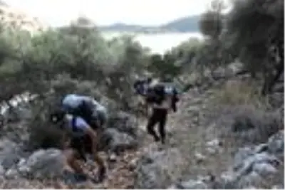 Likya Yolu yürüyüşünde karşılaşan iki gruptan barış ve dostluk yürüyüşü Likya Yolu yürüyüşünde karşılaşan iki gruptan barış ve dostluk yürüyüşü