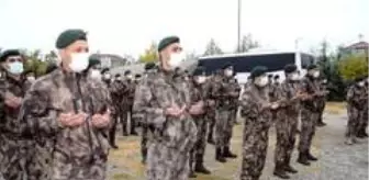 Polis Özel Harekat: Malatya'da PÖH'ler dualarla Barış Pınarı Harekatı bölgesine uğurlandı Polis Özel Harekat: Malatya'da PÖH'ler dualarla Barış Pınarı Harekatı bölgesine uğurlandı