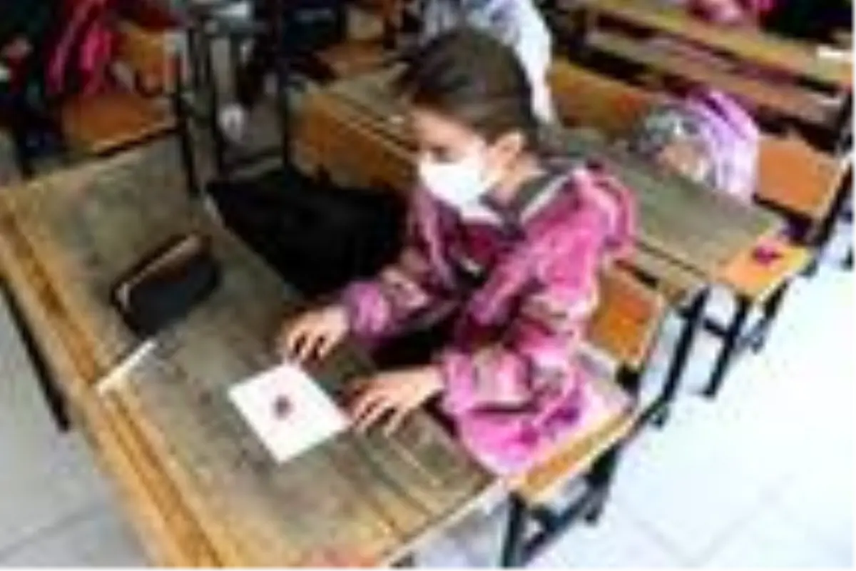 Öğrenciler, yazdıkları mektupları harçlıklarıyla birlikte depremzedelere gönderdi