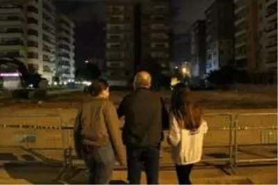 Rıza Bey Apartmanının enkazı kaldırıldı, geriye acılar kaldı Rıza Bey Apartmanının enkazı kaldırıldı, geriye acılar kaldı