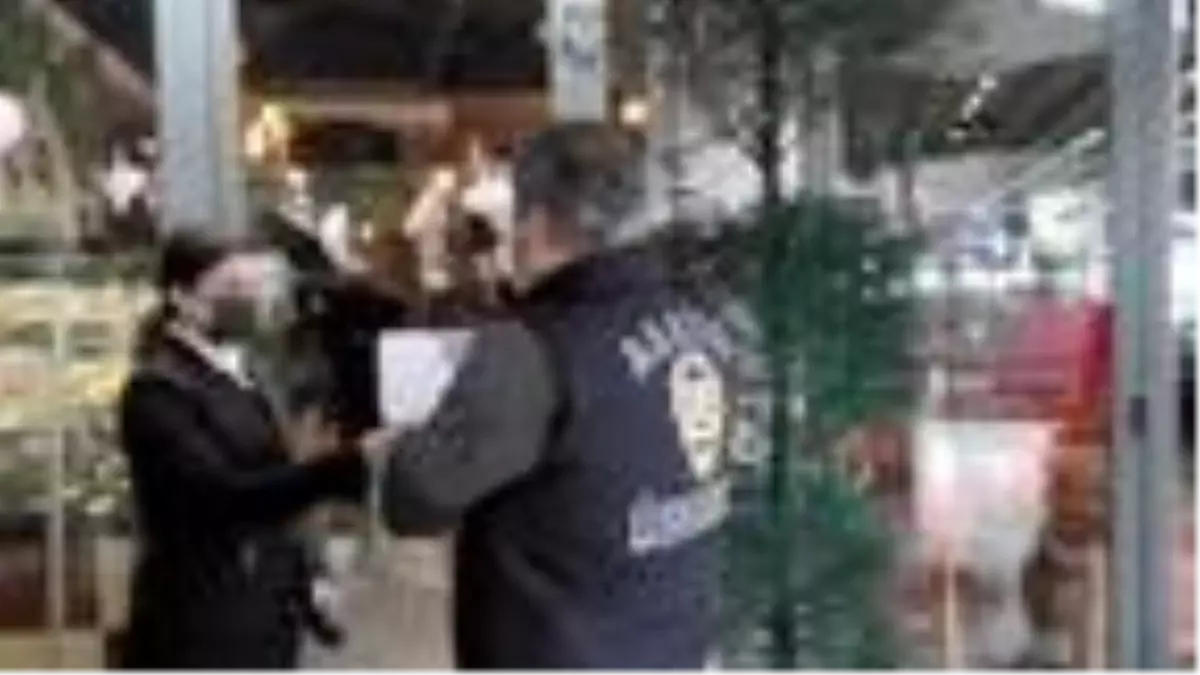 Son Dakika | Üsküdar'da denetime gelen polislerin de ateşi ölçüldü