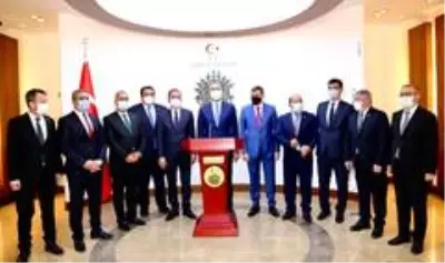 Adalet Bakanı Gül'den depremde yakınlarını kaybeden Yücel ailesine ziyaret Adalet Bakanı Gül'den depremde yakınlarını kaybeden Yücel ailesine ziyaret