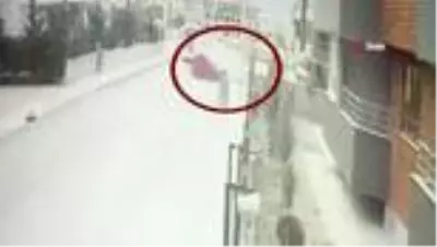 Son dakika: Anne ve kızının öldürüldüğü saldırının görüntüleri ortaya çıktı Son dakika: Anne ve kızının öldürüldüğü saldırının görüntüleri ortaya çıktı