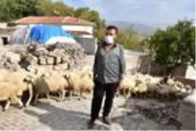 Engelli Demir, hibe desteğiyle kurduğu çiftlikle hayata tutundu Engelli Demir, hibe desteğiyle kurduğu çiftlikle hayata tutundu