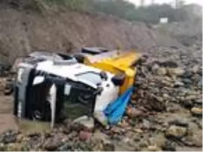 Giresun'da şantiyeyi sel bastı iş makineleri sürüklendi