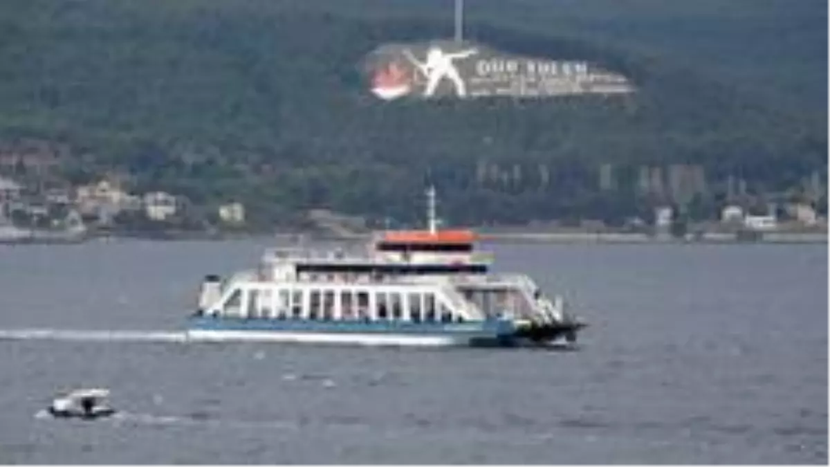 Kuzey Ege'de feribot seferlerine fırtına engeli