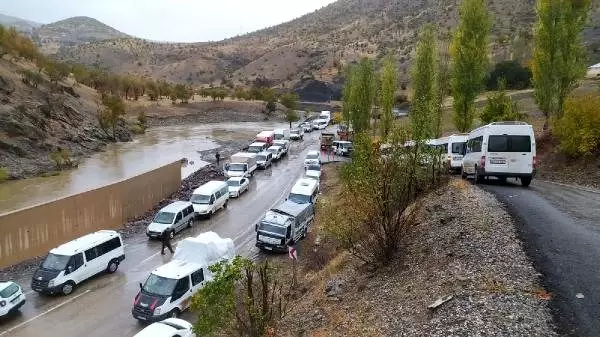 Son dakika haberleri | Hakkari'de sağanak, sele neden oldu