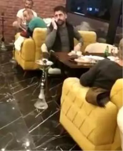 İstanbul'da yasağı delen işletmelere polis baskını kamerada İstanbul'da yasağı delen işletmelere polis baskını kamerada