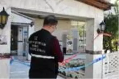 'İzmir'deki depremde yapılı denetimi olmayan binalar yıkılıp, hasar gördü' 'İzmir'deki depremde yapılı denetimi olmayan binalar yıkılıp, hasar gördü'