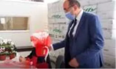 Jeotermal seralarda üretilen çiçekler milletvekili ve bakanlara gönderildi Jeotermal seralarda üretilen çiçekler milletvekili ve bakanlara gönderildi