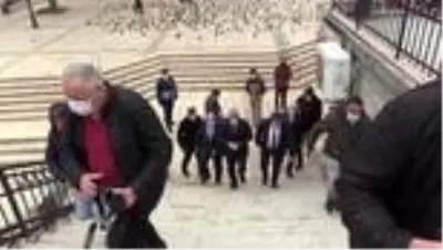 Son dakika... Kastamonu Valisi Çakır: 'Hasta olduğunu bile bile ziyaret yapan vatandaşlarımız var' Son dakika... Kastamonu Valisi Çakır: 'Hasta olduğunu bile bile ziyaret yapan vatandaşlarımız var'