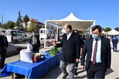 Kaymakam ve başkan yardımcısı pazarda korona denetiminde
