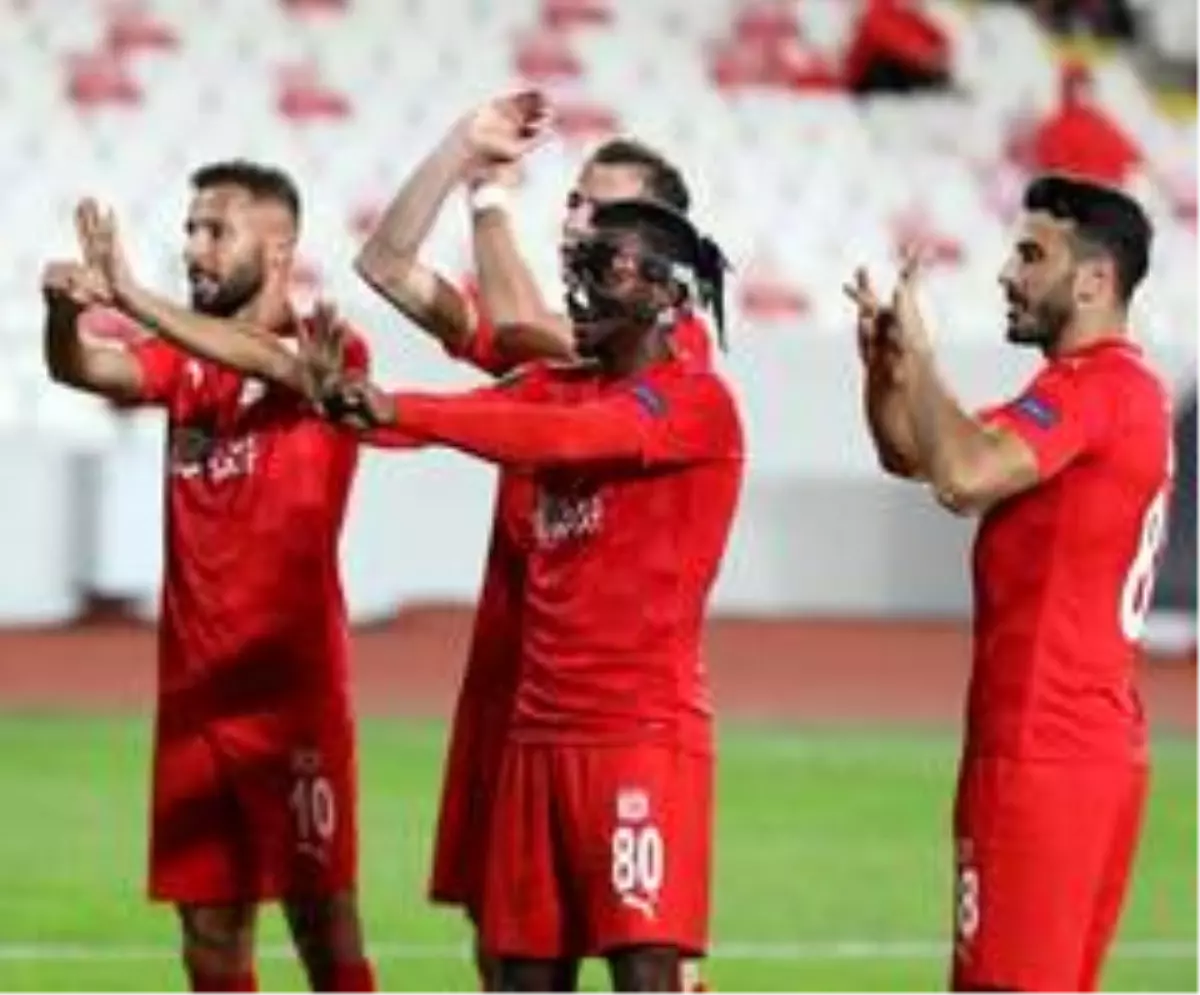 Kayode, Avrupa maçlarını boş geçmiyor